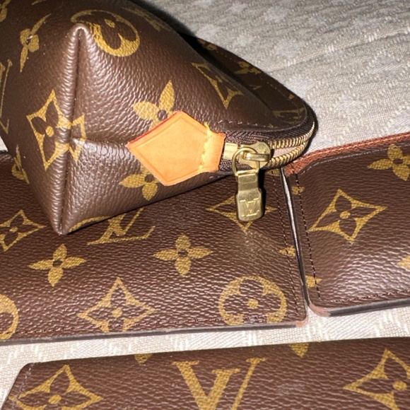 100% Authentic Louis Vuitton Accessories - Picture 14 of 16